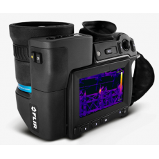FLIR 帶取景器的高清熱像儀T1020系列